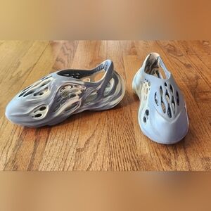 Adidas Yeezy Foam Runner in the  'MXT Moon Grey' colorway.